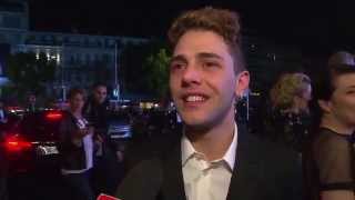 Émilie Perreault rencontre Xavier Dolan à Cannes [upl. by Enitsej658]