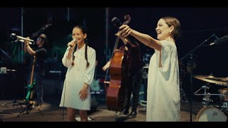 Isaac et Nora feat Natalia Lafourcade  Hasta la Raíz [upl. by Ainerbas]