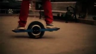 Come in quotRitorno al futuroquot arriva lo skateboard volante [upl. by Setiram795]