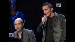 Kekko dei Modà con Checco Zalone liveArena di Verona  Inverno a primavera 22  16092012 [upl. by Iffar]