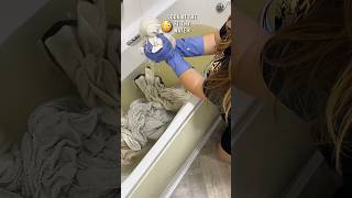 Washing white towels howtolaundry laundry laundrytips cleaninghacks cleantok [upl. by Keelia348]