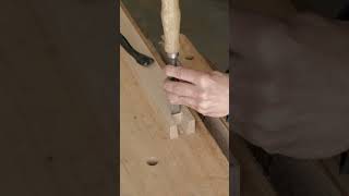 Making a dovetail joint ateliermateus marcenaria woodworking joinery [upl. by Anual]