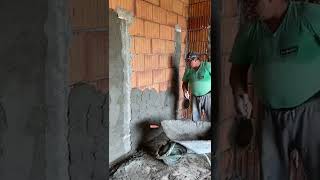 Realizare tencuiala manuala clasica  cu ciment si nisip Plastering manually shorts [upl. by Eynttirb]