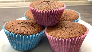 🍫🧁 CHOKLAD CUPCAKES  Enkelt Basrecept 🧁 [upl. by Inafetse961]