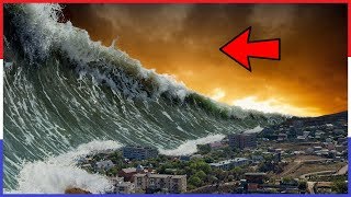 Top 5 Grootste Tsunamis uit de Geschiedenis [upl. by Htir]