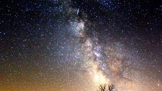 Perseidák Time lapse The Perseid meteor shower [upl. by Tawnya634]