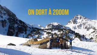 ON VA DORMIR SOUS LA NEIGE À 2000 M  cabane ariégeoise dans les Pyrénées [upl. by Younglove]