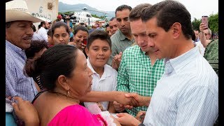 Encuentros con el Presidente  Recorrido por Villaflores Chiapas [upl. by Itsirk903]