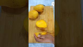 3 Easy ways to cut mango 🥭 Yummy mango cutting videolove for mangoes 🥭 ❤️ 😋😋😋reels youtubeshort [upl. by Ruel]