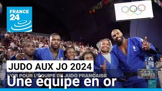 JO 2024  Riner offre lor olympique à léquipe de France de judo • FRANCE 24 [upl. by Niroc688]