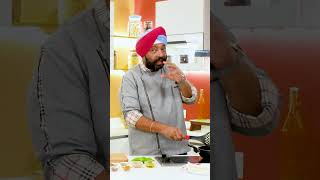 How to get crispiness in your pakoras  chefharpalsingh namakshamak indiancuisine paneer snacks [upl. by Jeminah]