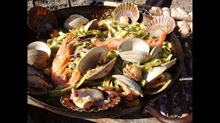 Paella de mariscos y pasta de algas [upl. by Nachison502]