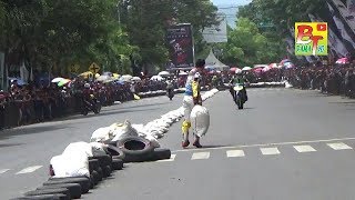 Bondowoso Road Race Diwarnai Aksi Senggol dan Lempar Karung [upl. by Darelle713]