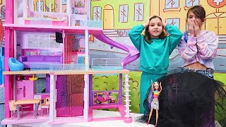 Barbie DREAM HOUSE videoları Olaaamaaz Barbienin evi yandı Barbie oyunları [upl. by Cohligan]