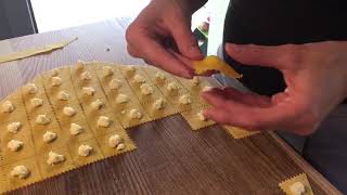 Ricetta Cappelletti Romagnoli  tutorial come chiudere i cappelletti  Park Hotel Morigi Gatteo Mare [upl. by Adila]