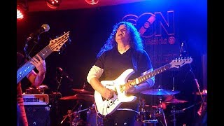 Vinnie Moore  quotRiding Highquot with fantastic jam  December 1 2018 [upl. by Ingunna605]