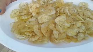 कच्चे केले के चिप्स बनाने की विधि Banana Wafers Recipe In Hindi [upl. by Myrilla555]