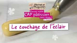 CAP pâtissier Comment coucher un éclair à la poche à douille [upl. by Yorztif]