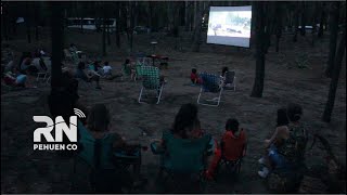 Cine Bajo las Estrellas Arranco un clásico del Verano en PehuenCo [upl. by Fonz]