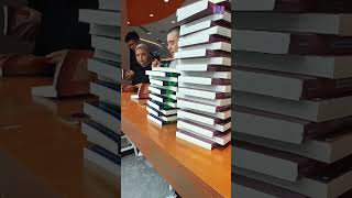 Dapatkan Buku Bertandatangan Haemin Sunim di Gramedia Grand Indonesia [upl. by Gladys]