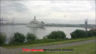 Plötzlich liegt da eine Super  Yacht im Hafen [upl. by Silvie]