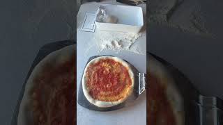 Pizza Napolitansk  Laget hjemme [upl. by Wunder]