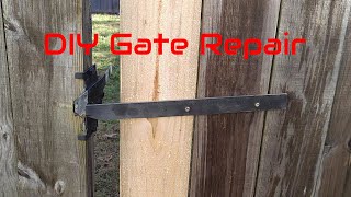 How to Repair a Privacy Fence Gate Latch with Scrap Metal [upl. by Jacobsohn]