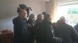 Vogelgekte in Hoogwoud met verrekijkers in de woo  RTL NIEUWS [upl. by Oap702]