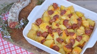 Patate al forno con salsiccia calabrese  Ricette che Passione [upl. by Bank531]