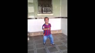 Enano bailando cumbia [upl. by Annabel807]