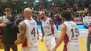 Basket A2 LibertasPesaro ultime azioni e il palazzo esplode 10478 [upl. by Ikkaj]