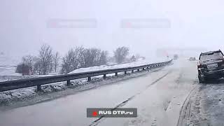 Lada crash into Toyota Land Cruiser in Russia [upl. by Koralie]