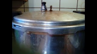 mirro pressure Canner regulatorjiggler weight not spinning fix [upl. by Agemo]