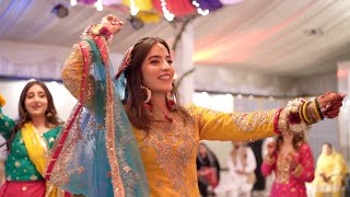 Pakistani Wedding Bride Mehndi Dance Performance [upl. by Raasch]