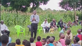 Rev Alexander Kambiri preaching at Mthawiri Primary School Ground in Malomo Ntchisi [upl. by Annahael]