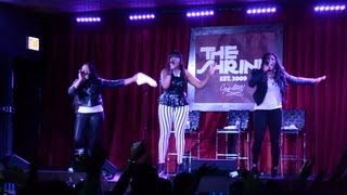 SWV Performs quotCoSignquot amp quotWeakquot At The Shrine Chicago [upl. by Rachael247]