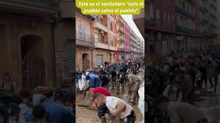 Voluntarios Valencia  La Esperanza de España Valenciaquot youtube shorts فيضاناتإسبانيا [upl. by Annoved]