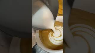 Oatly milk baristas latteartclass coffeeart coffee latteart coffeedecoration latte coffeart [upl. by Wehrle]