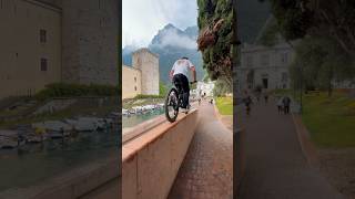 Balancing over a narrow wall 🤯 mtb shortvideo shorts [upl. by Tratner]