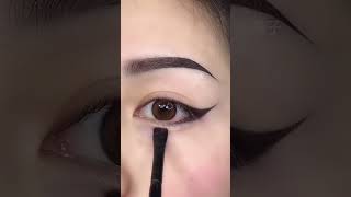 easy eyeliner tutorial eyeliner eyeliner foryou beautytutorial trending shorts eyemakeup [upl. by Atem83]