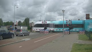 Spoorwegovergang HoogezandSappemeer  Dutch railroad crossing [upl. by Annaeerb]