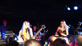 Tom Tom Club  Wordy Rappinghood Live  Glasgow ABC Academy 200711 [upl. by Ahsinoj298]