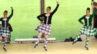 Cowal 2014  Friday  Junior championships  Sarah de Bruin NZ n°525 Highland fling [upl. by Valenta]