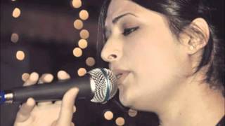 Kashmiri SongShazia Bashir Che Kamu Soni Maini [upl. by Erlin]