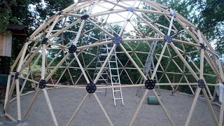 UDOMIA Geodesic Dome 4 Frequenz 8 Meter Durchmesser Mondholz [upl. by Karlotte]