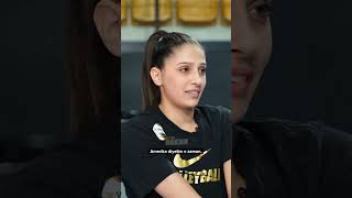 🏐 Derya Cebecioğlu ile QUIZ  En sevdiği Japon yemeği amp En iyi giyinen arkadaşı shorts [upl. by Yarehs833]