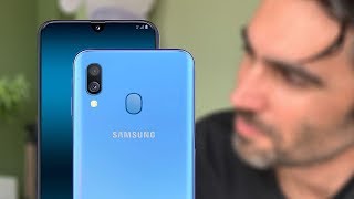 Samsung Galaxy A40 gama media COMPACTO  review en español [upl. by Bullard706]