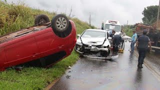 IDIOTAS EM CARRO 60 [upl. by Ymmas]