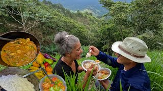 Cocinando ARROZ con POLLO en una montaña muy alta en un campo de Jarabacoa [upl. by Claudianus]