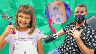 ME TATUA EL DIBUJO DE CLAUDIA Itarte Vlogs [upl. by Ennairrek]